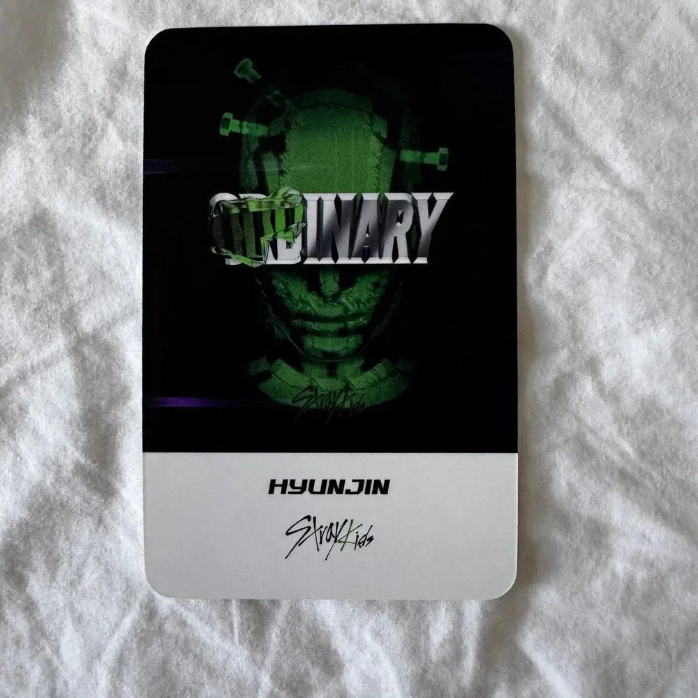Hyunjin Oddinary Shopee VC photocard